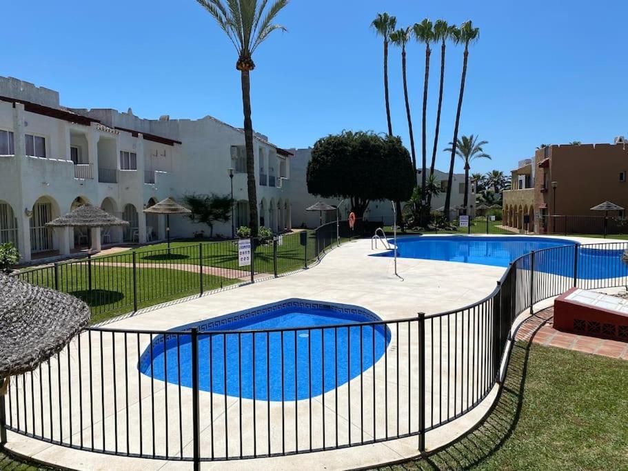 Apartamentos Rio Marinas 15 Playazo Beach Нерха Екстер'єр фото